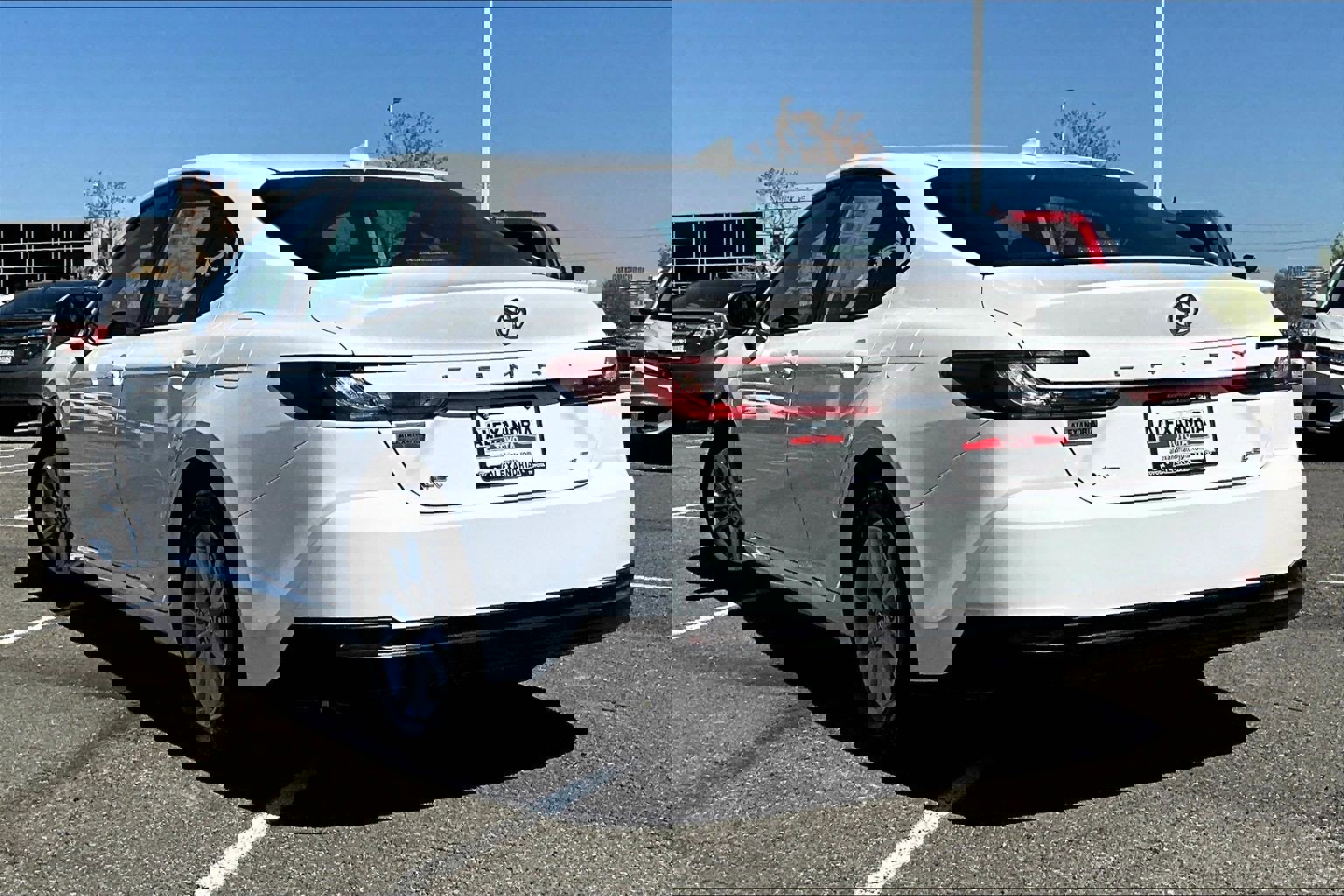 Used 2025 Toyota Camry LE FWD image 11