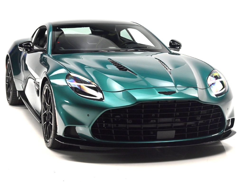 Used 2025 Aston Martin Vanquish RWD image 35