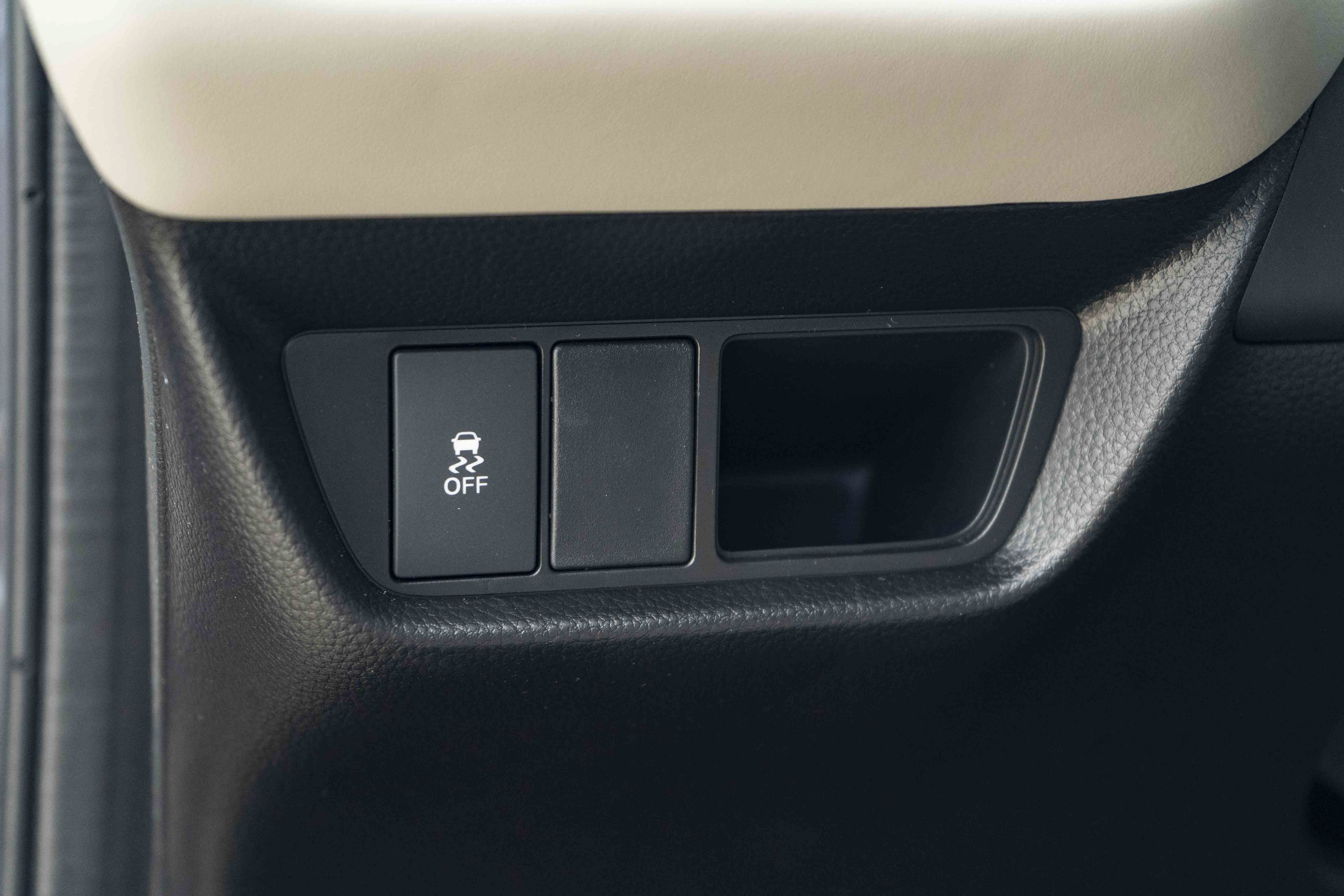 Certified 2026 Honda HR-V LX image 40