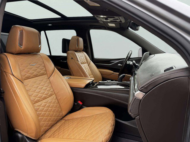 Used 2021 Cadillac Escalade Premium Luxury image 54