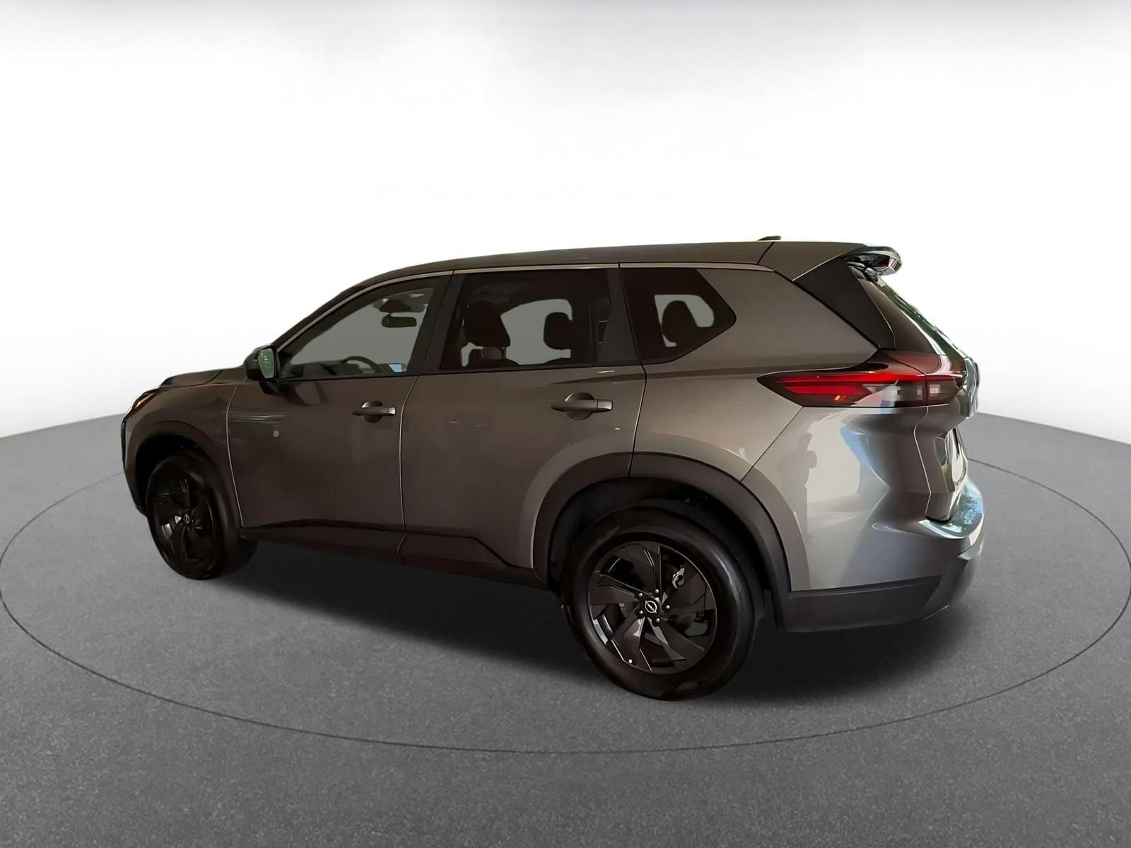 Used 2026 Nissan Rogue SV AWD/4WD image 9