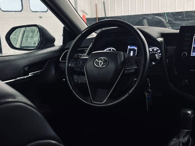 Used 2024 Toyota Camry SE image 19