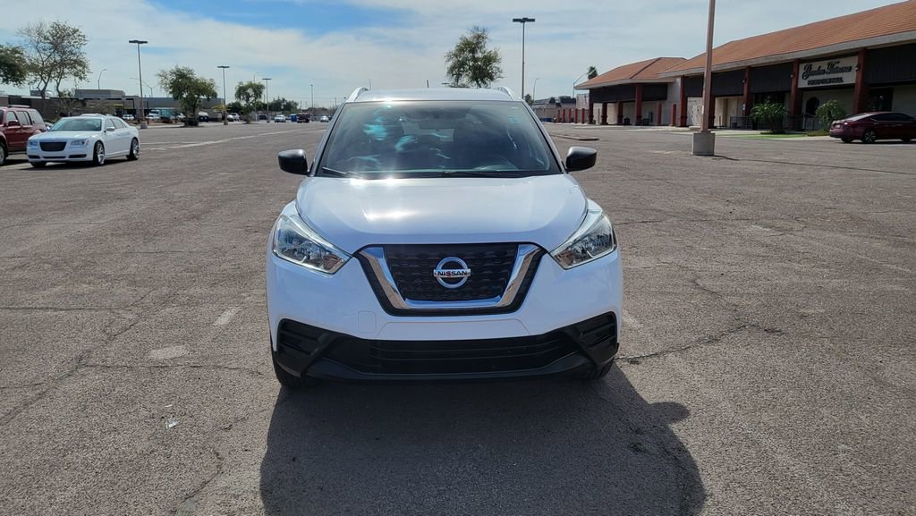 Used 2019 Nissan Kicks S image 3