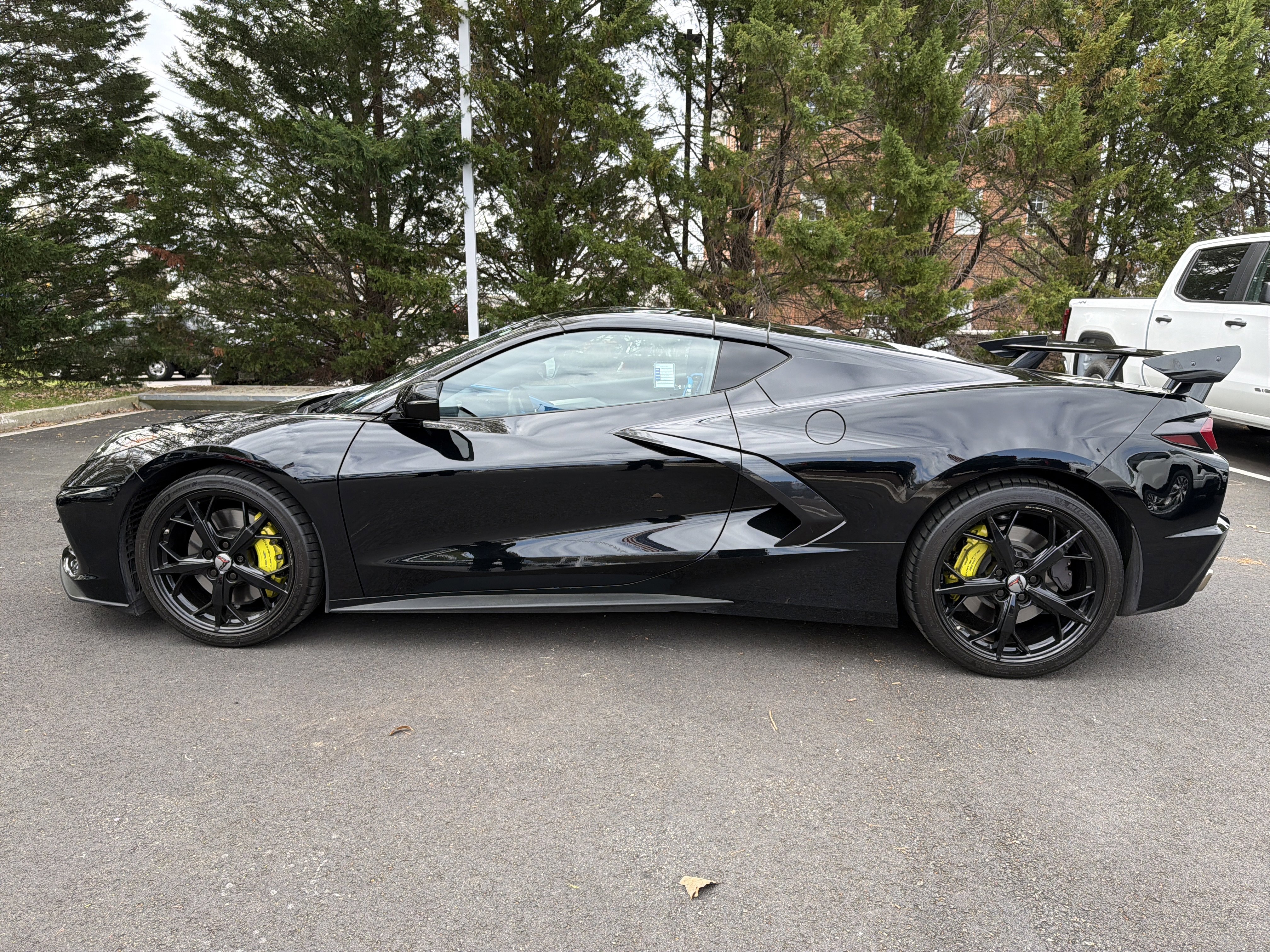Used 2020 Chevrolet Corvette Stingray Premium Cpe w/ 3LT Preferred Equipment Group image 7