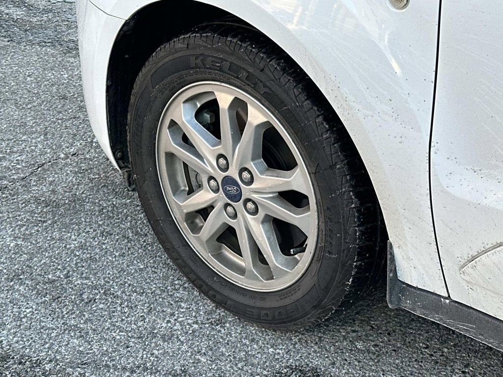 Used 2023 Ford Transit Connect XLT image 30