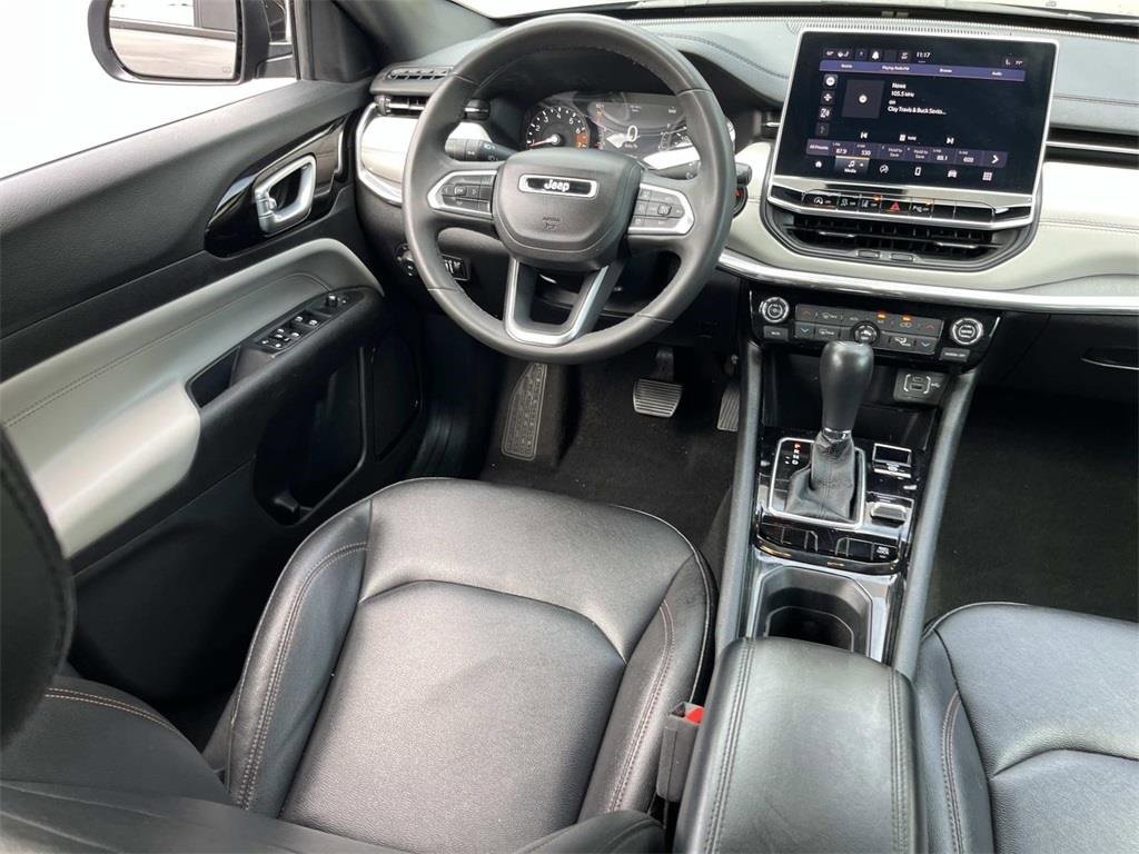 Used 2024 Jeep Compass Limited image 27