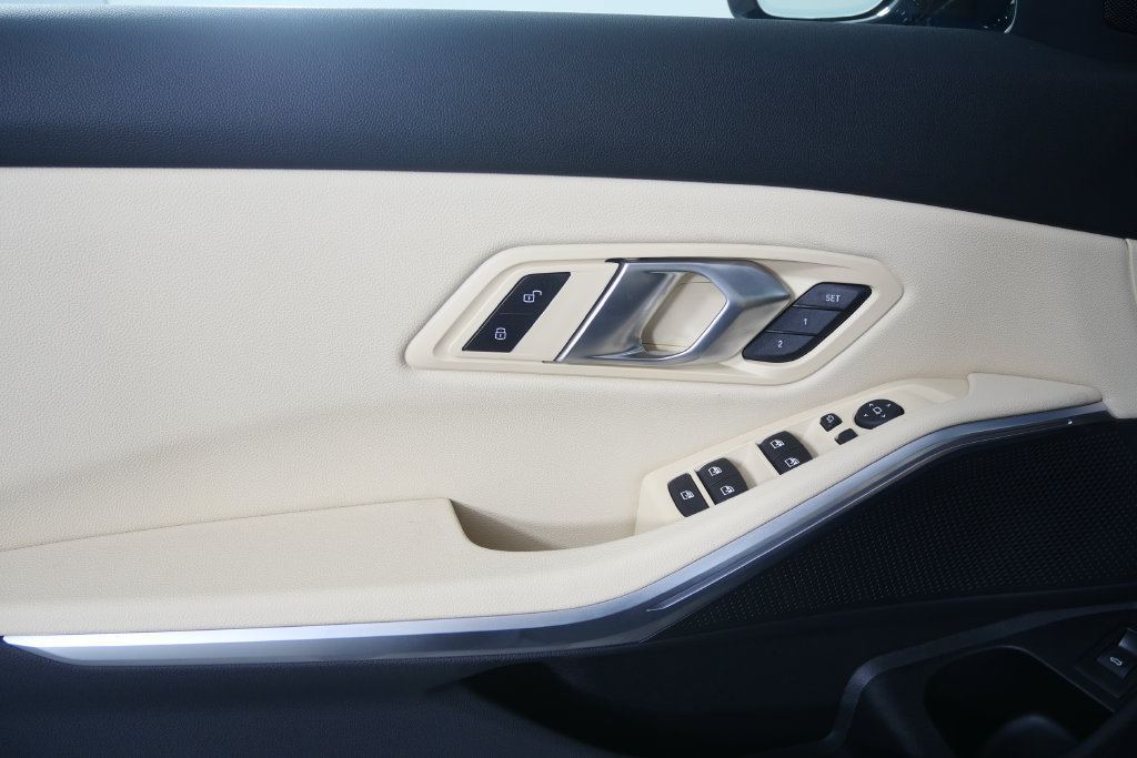 New 2026 BMW 330i Sedan w/ M Sport Package RWD image 9