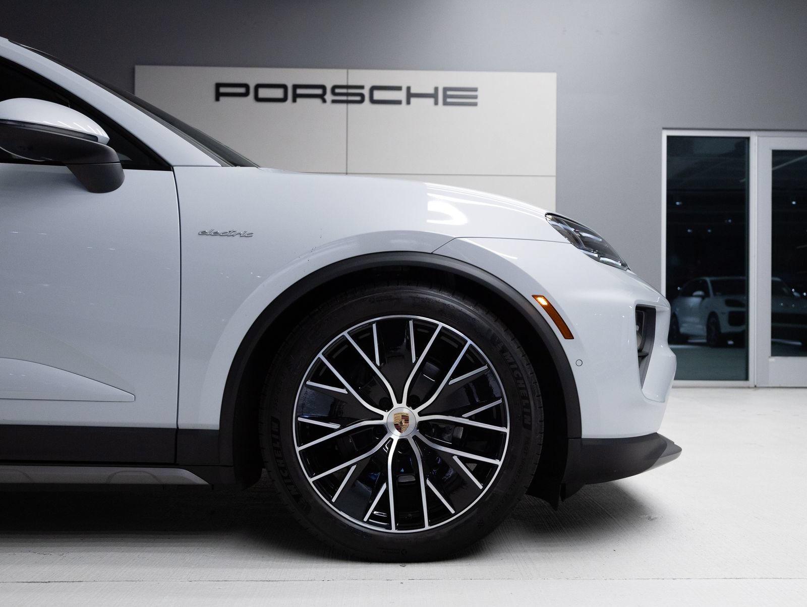 Certified 2026 Porsche Macan 4 Electric AWD/4WD image 11