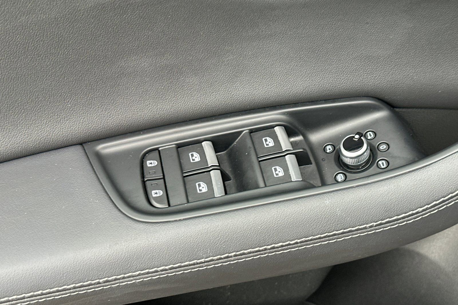 Used 2025 Audi Q7 3.0T Premium Plus image 11