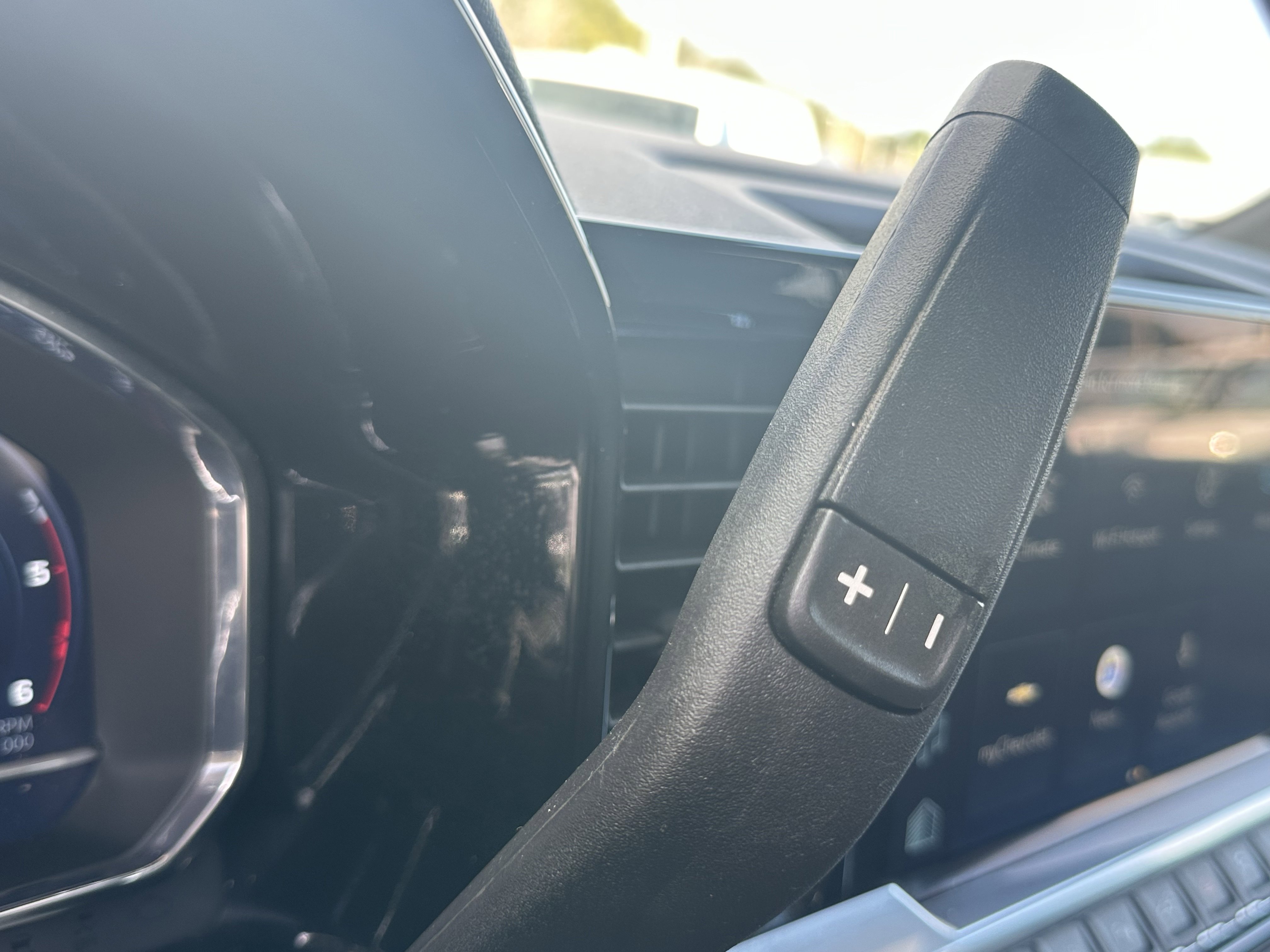 Used 2025 Chevrolet Silverado 3500 LTZ w/ LTZ Premium Package image 30