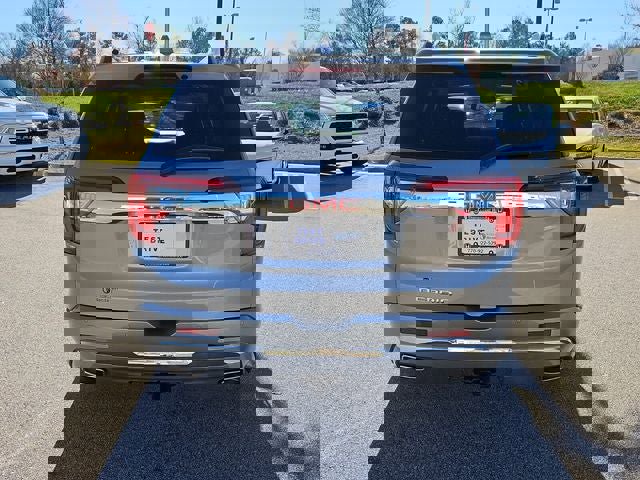 Used 2023 GMC Acadia Denali image 9