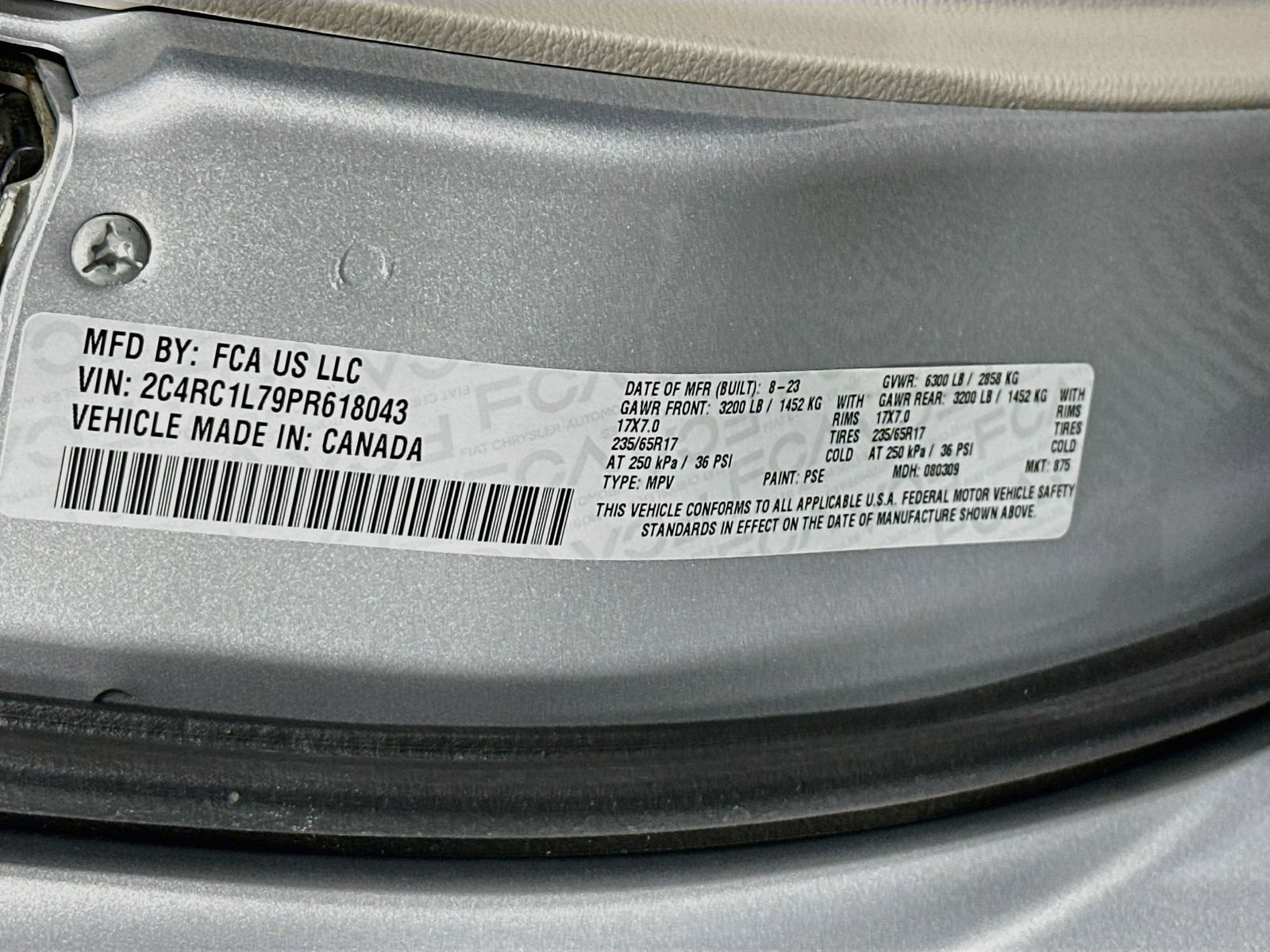 Used 2023 Chrysler Pacifica Touring-L FWD image 33