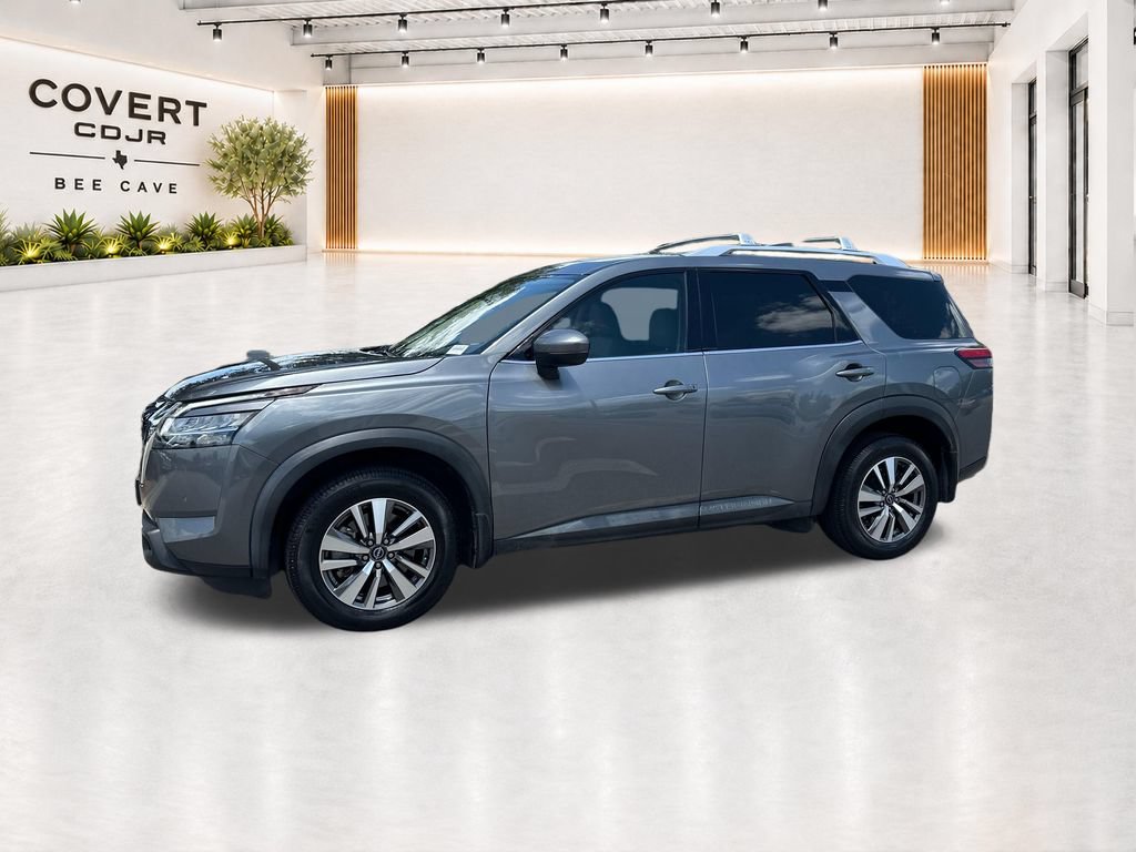 Used 2023 Nissan Pathfinder SL AWD/4WD image 5