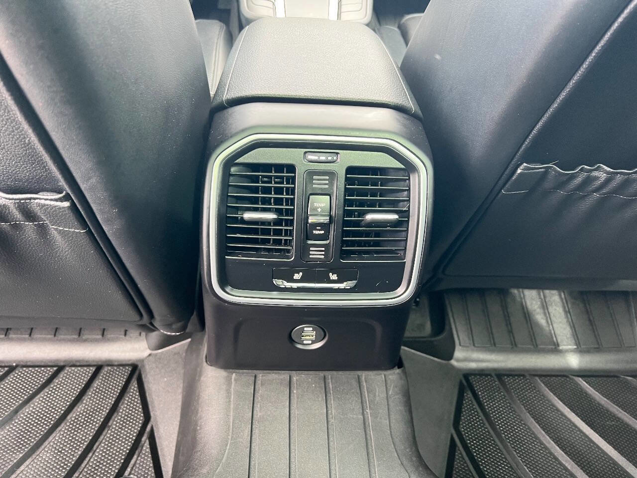 Used 2018 Porsche Macan image 18