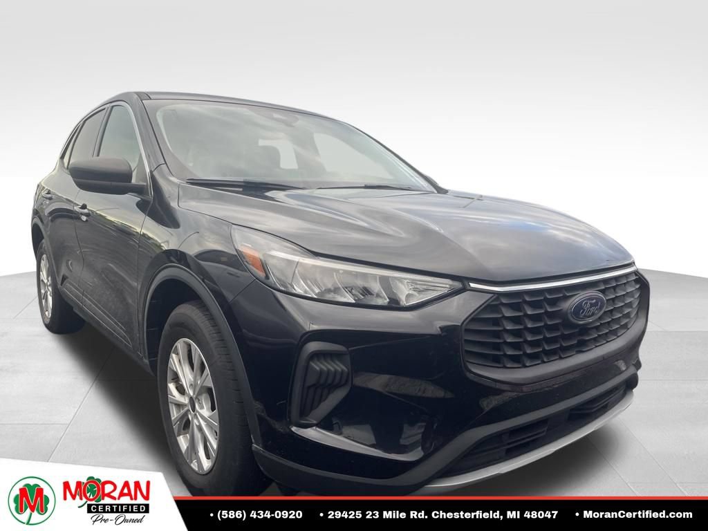 Used 2023 Ford Escape Active AWD/4WD image 2