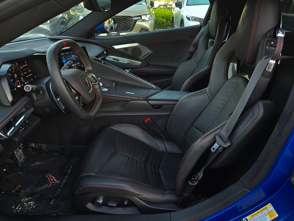 Used 2020 Chevrolet Corvette Stingray Premium Cpe w/ 3LT Preferred Equipment Group image 17