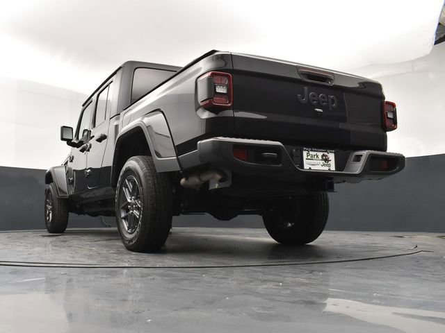 Used 2024 Jeep Gladiator Sport image 22