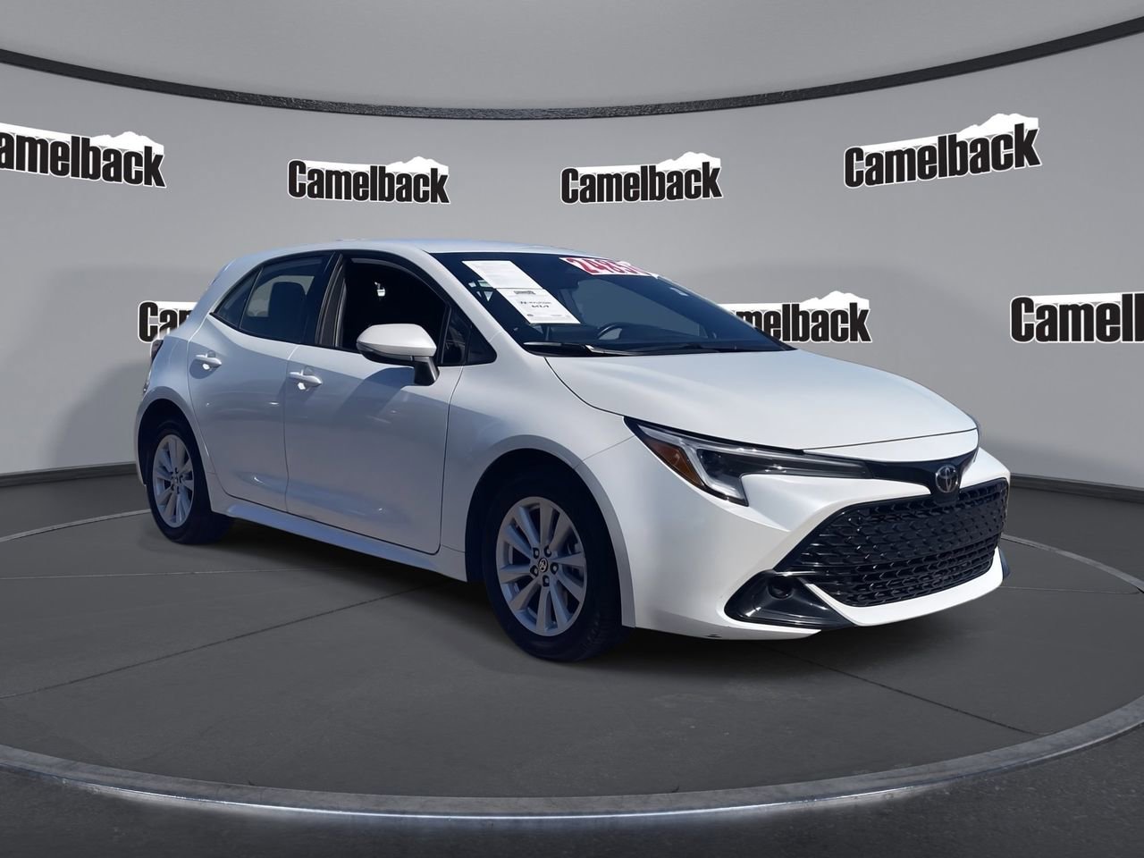 Used 2024 Toyota Corolla SE FWD image 1