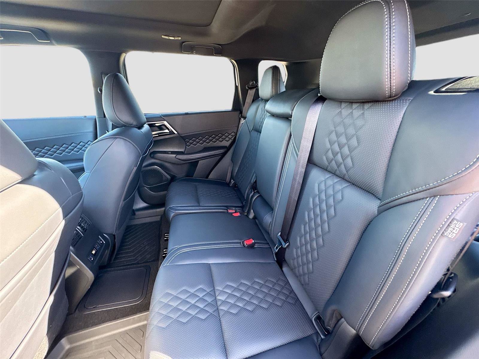 New 2025 Mitsubishi Outlander SEL Black Edition image 25