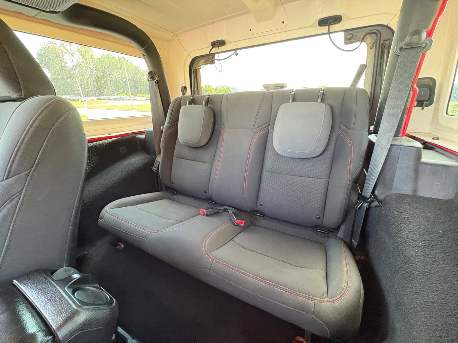Used 2018 Jeep Wrangler Rubicon AWD/4WD image 31