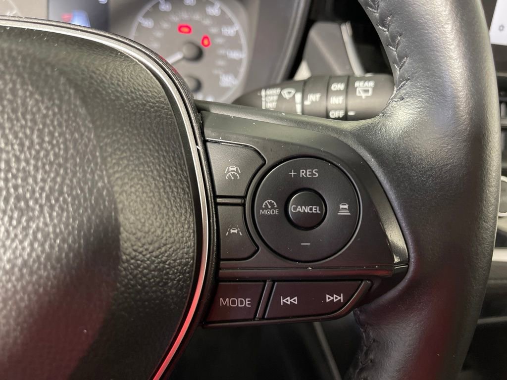 Certified 2025 Toyota Corolla Cross LE image 28