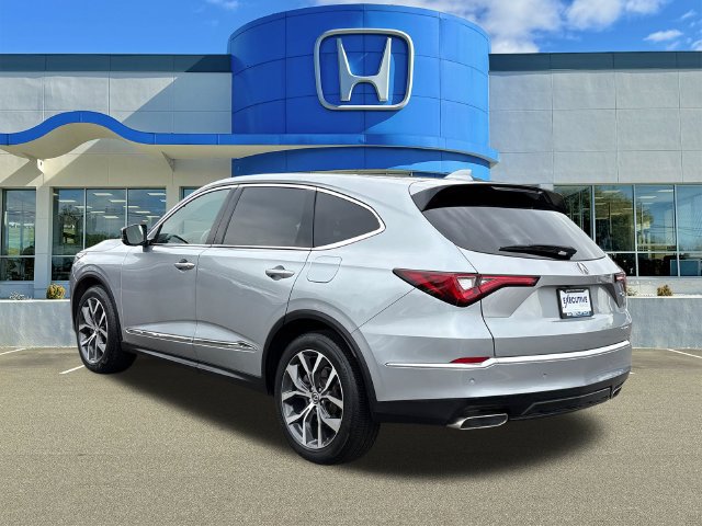 Used 2023 Acura MDX w/ Technology Package AWD/4WD image 4