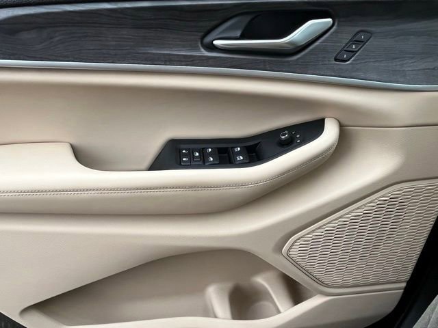 Used 2023 Jeep Grand Cherokee Limited image 21