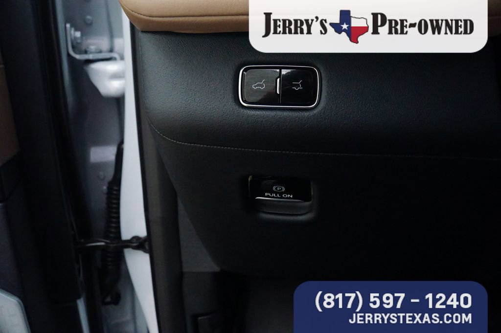 Used 2025 Lincoln Navigator L Black Label image 15