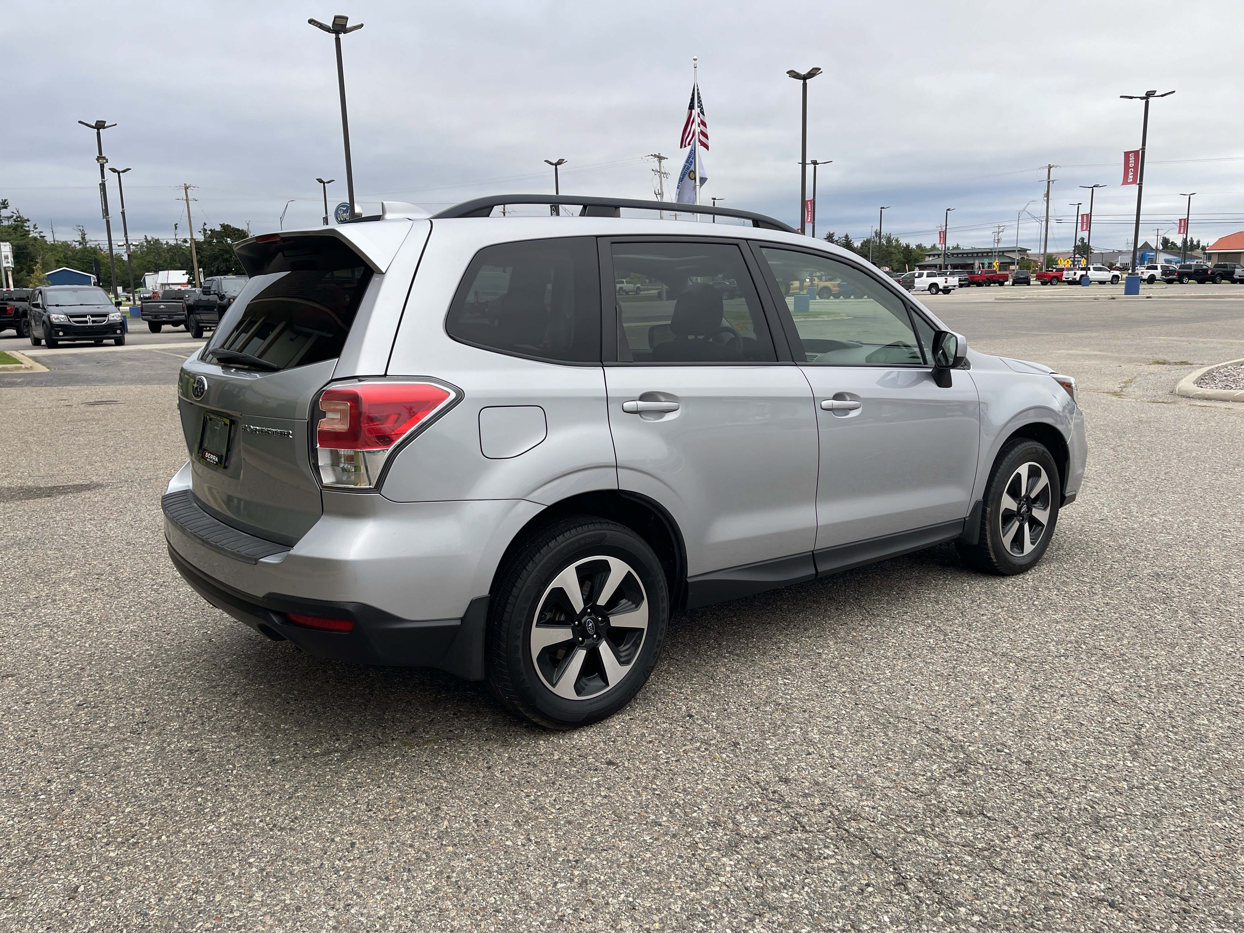 Used 2018 Subaru Forester 2.5i Premium AWD/4WD image 3
