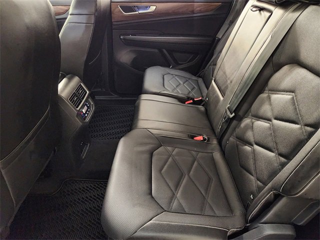 Used 2024 Volkswagen Atlas SE w/ Black Wheel Package image 29