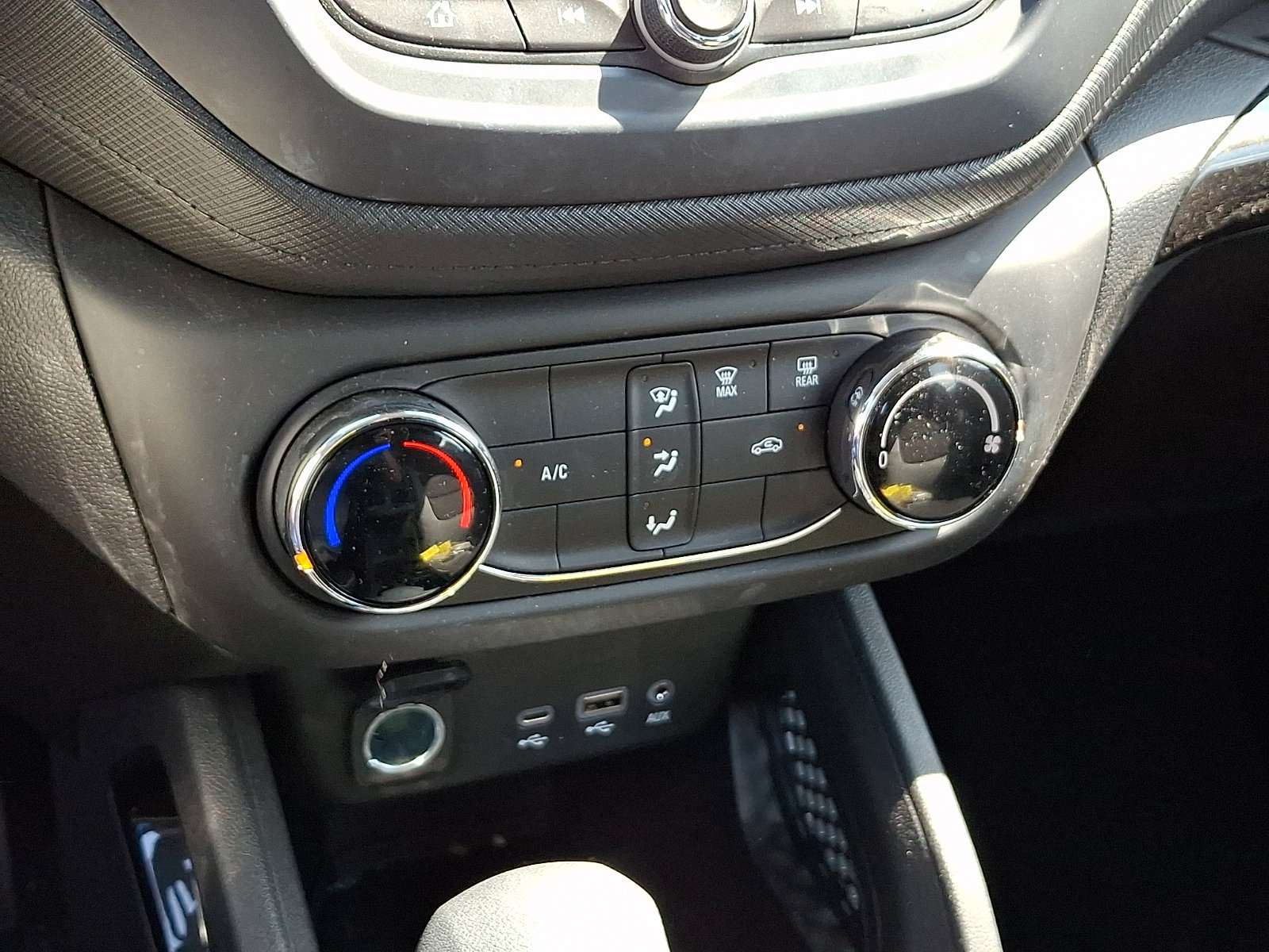 Used 2023 Chevrolet TrailBlazer LS FWD image 16