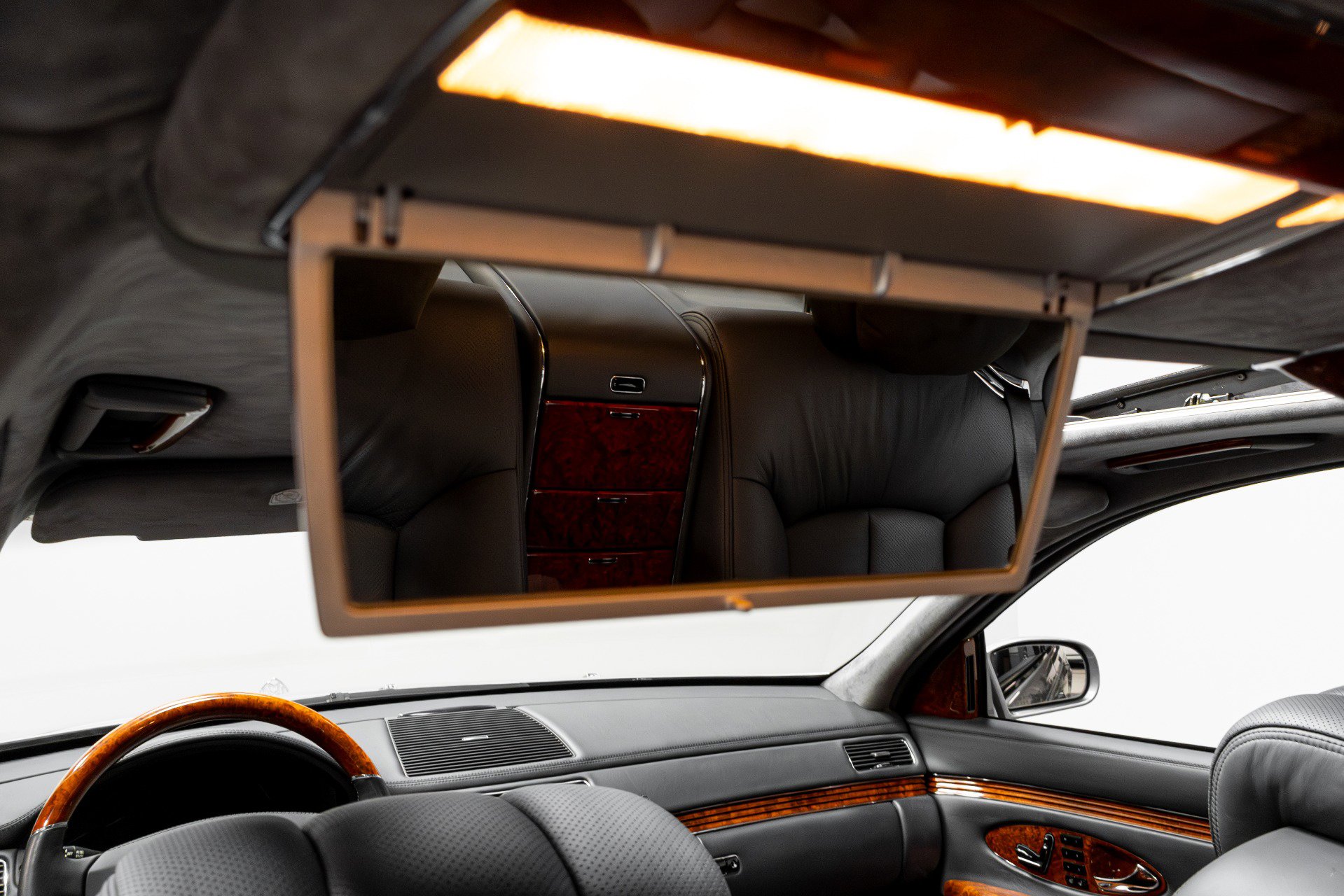 Used 2004 Maybach 57 image 38