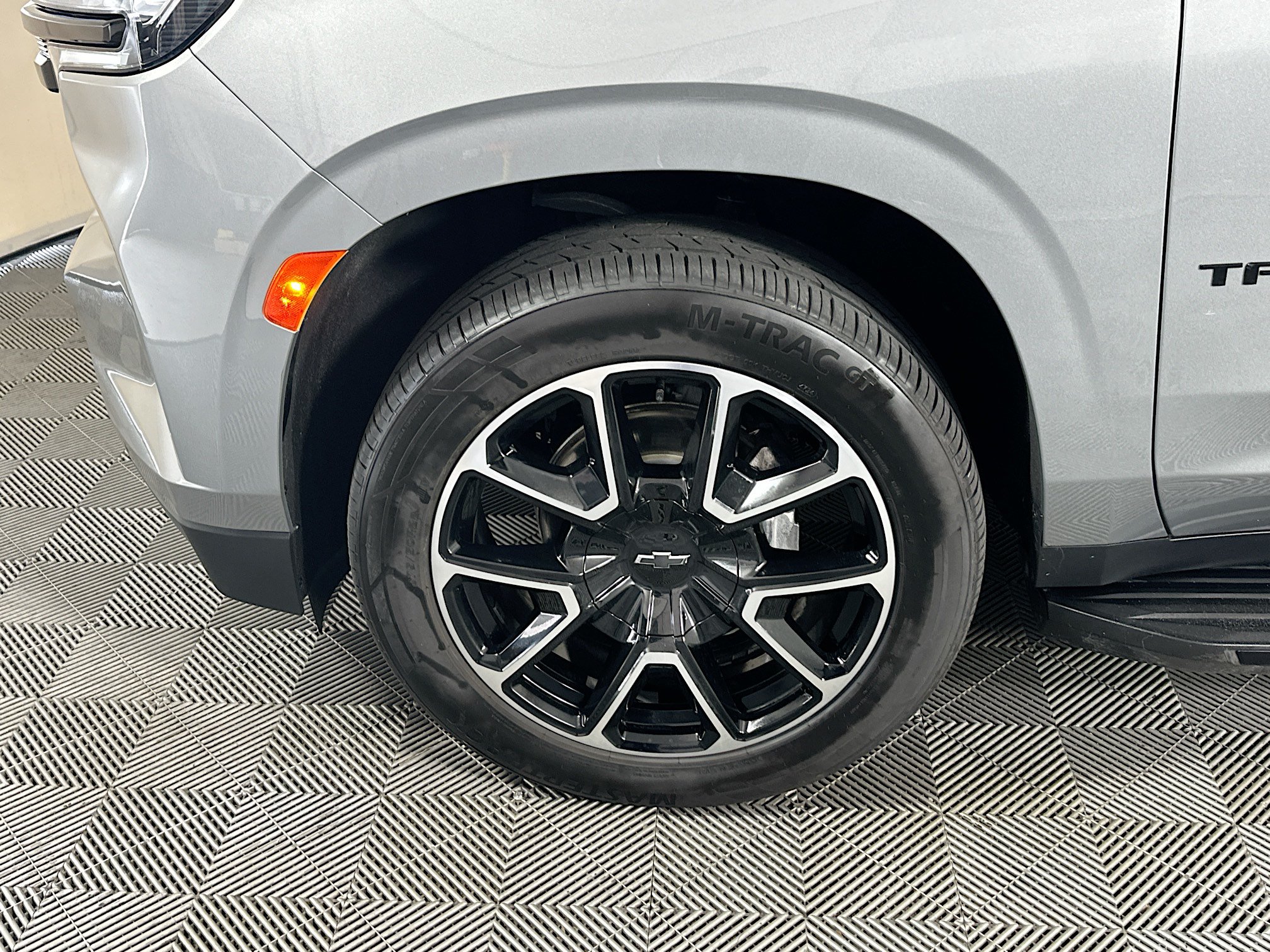Used 2023 Chevrolet Tahoe RST w/ Luxury Package RWD image 11