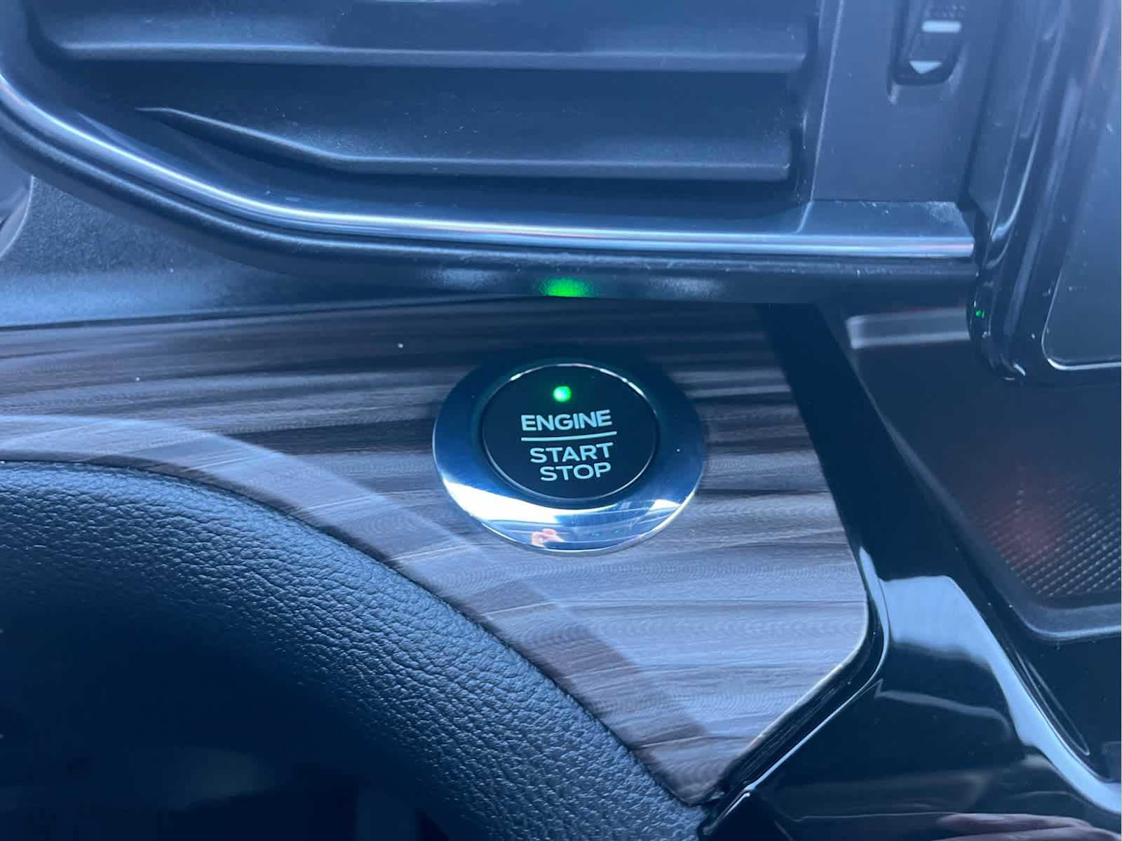 Used 2021 Ford Explorer Limited w/ Equipment Group 301A image 43