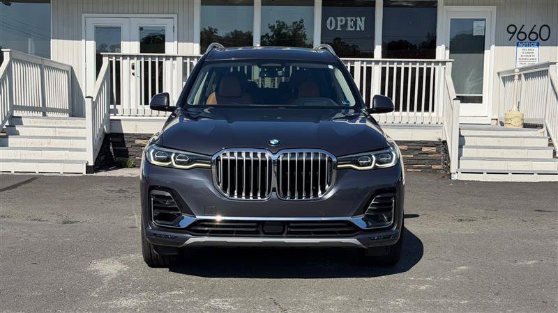 Used 2021 BMW X7 xDrive40i w/ Premium Package 2 AWD/4WD image 9