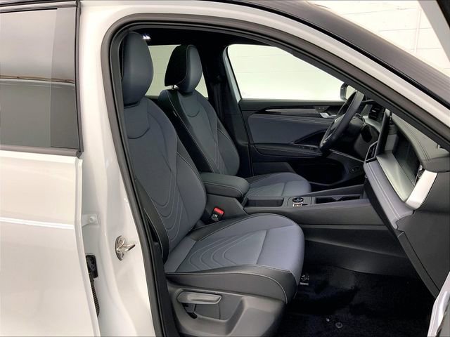 New 2026 Volkswagen Tiguan SE R-Line image 9