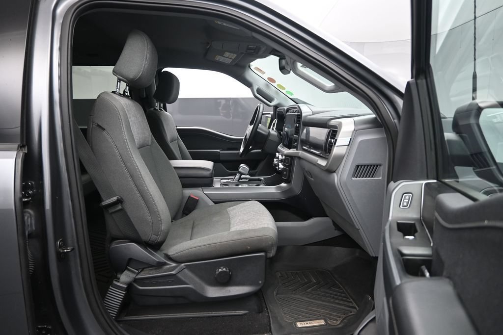 Used 2023 Ford F150 Lightning XLT AWD/4WD image 24