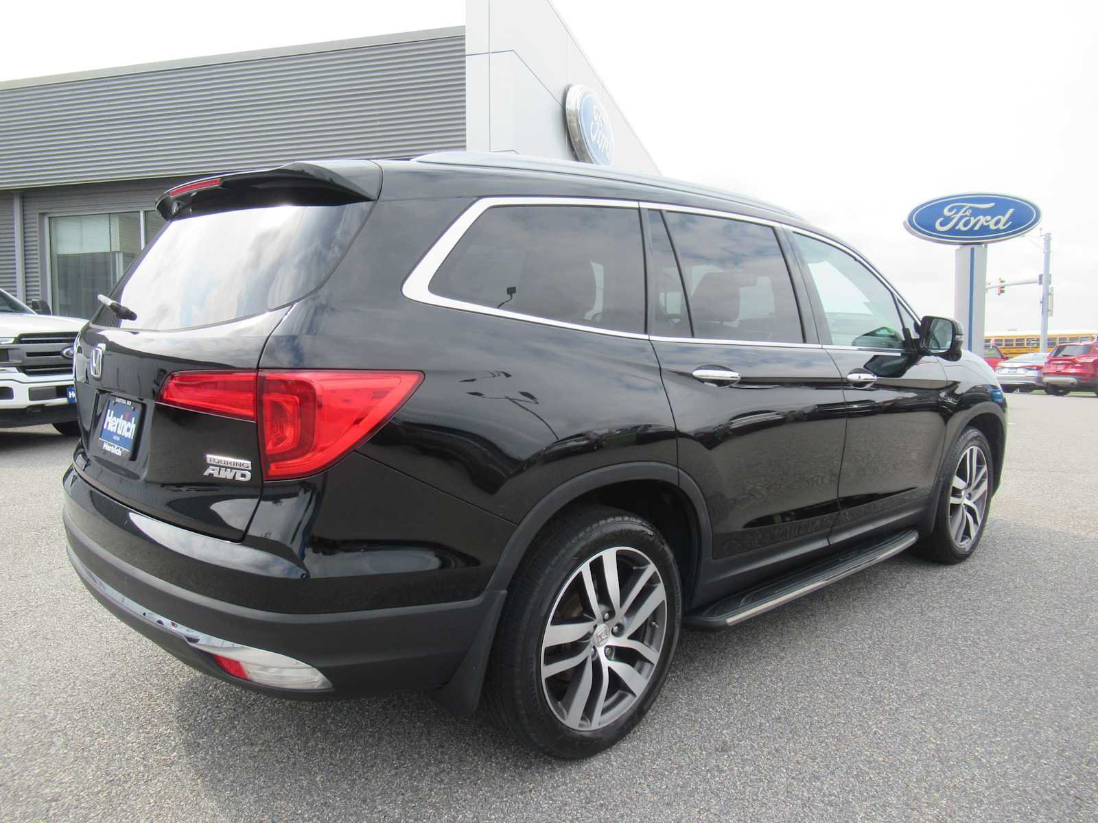 Used 2016 Honda Pilot Touring image 5