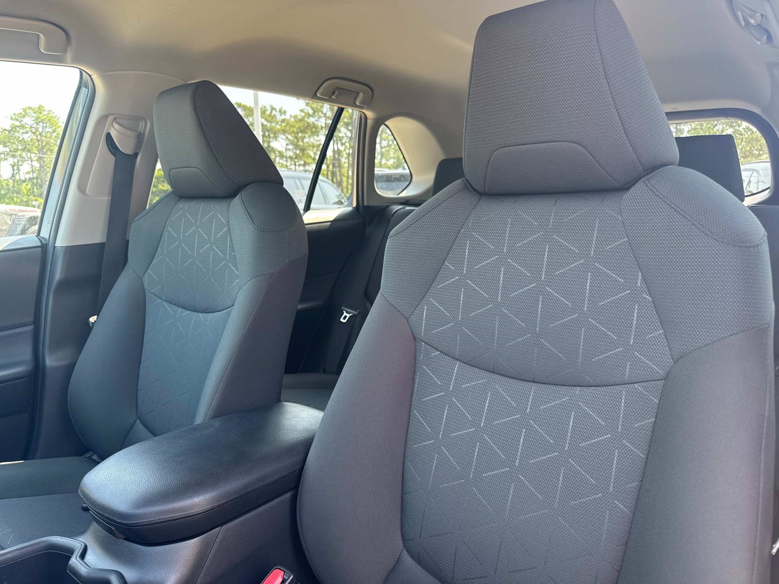 Used 2024 Toyota RAV4 XLE FWD image 20