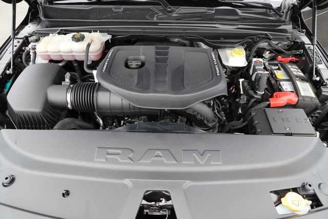 Used 2025 RAM 1500 Limited AWD/4WD image 12