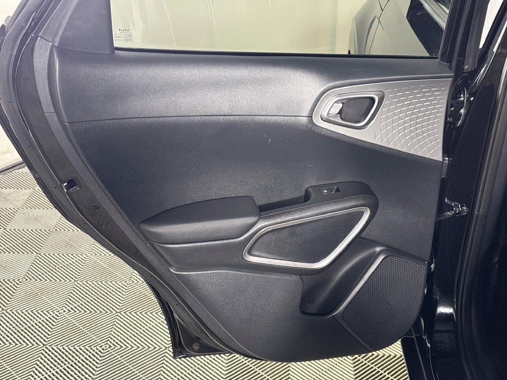 Used 2024 Kia Soul LX w/ Option Group 015 FWD image 18