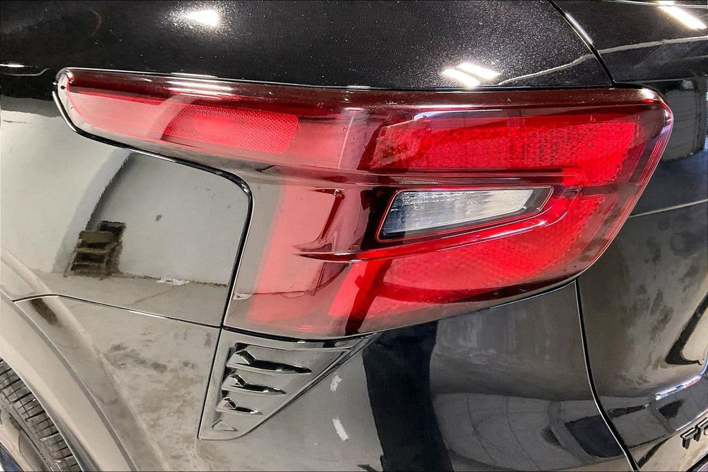 Used 2025 Chevrolet Trax RS w/ Sunroof Package image 40