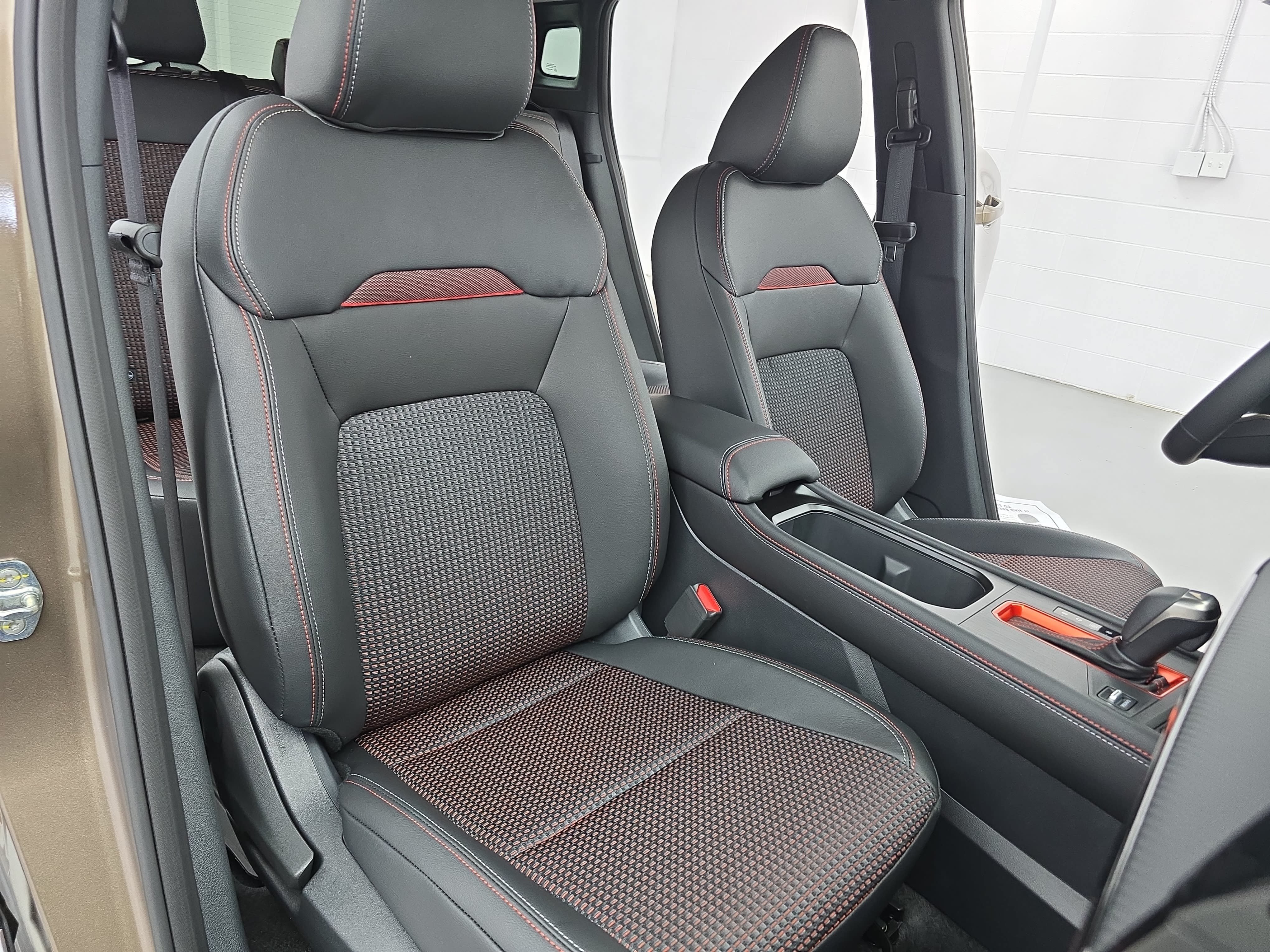 New 2026 Nissan Kicks SR w/ Cold Weather Package AWD/4WD image 10