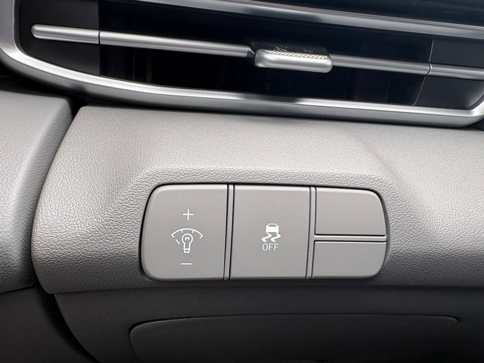 New 2025 Hyundai Elantra Sport FWD image 31