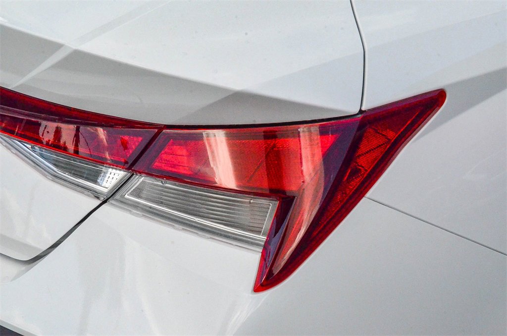 Certified 2024 Hyundai Elantra SEL image 7