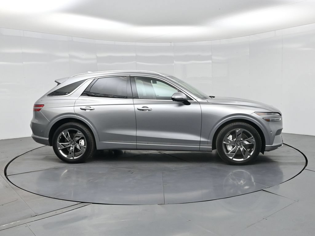 Used 2025 Genesis Electrified GV70 w/ Prestige Package AWD/4WD image 31