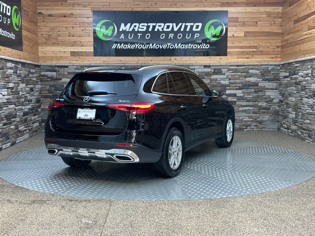 Used 2023 Mercedes-Benz GLC 300 4MATIC image 9