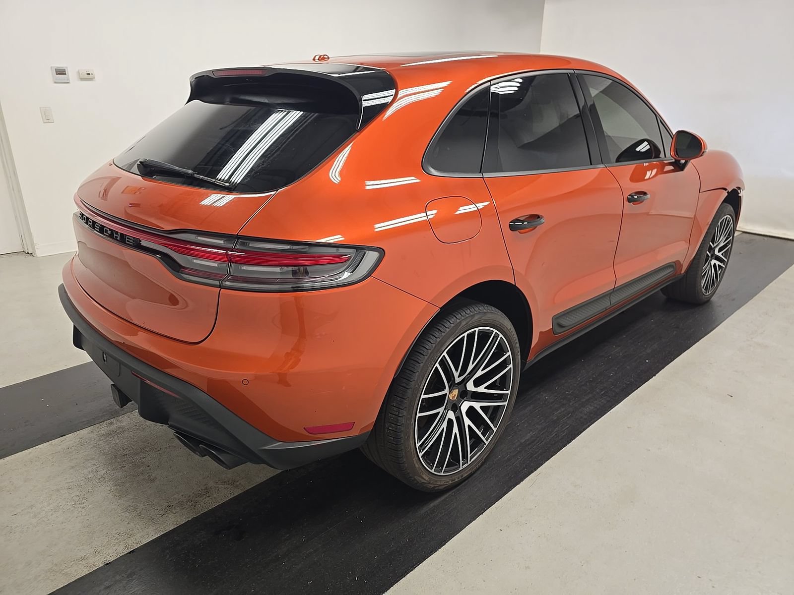 Used 2024 Porsche Macan AWD/4WD image 6