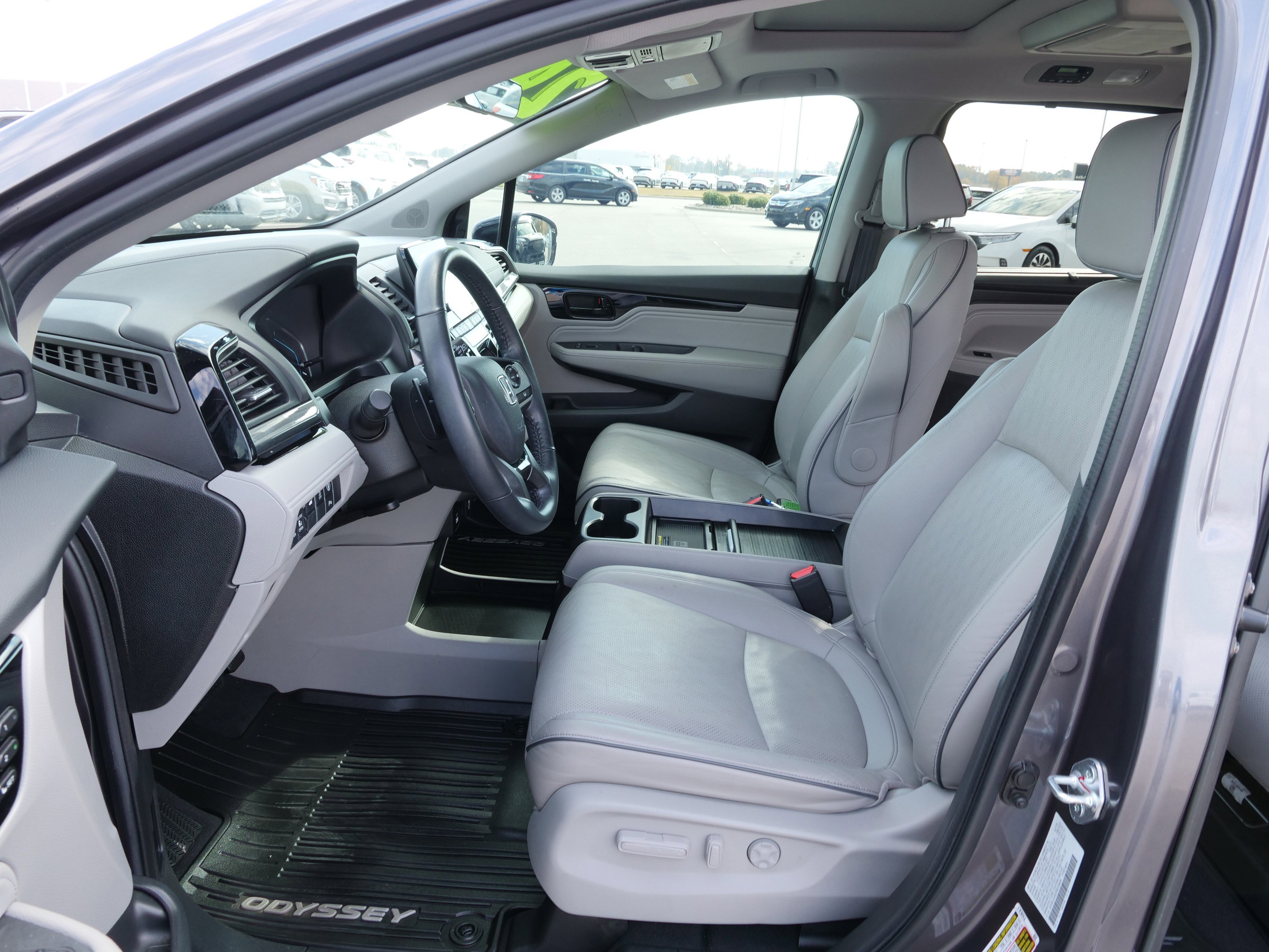 Used 2024 Honda Odyssey Elite image 17