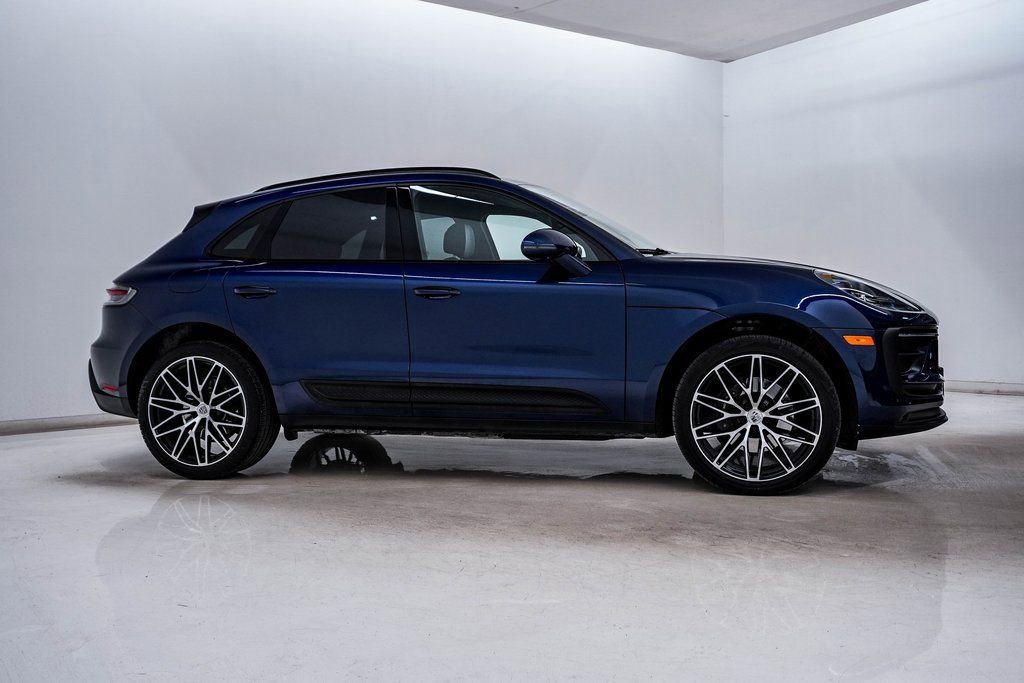 Certified 2023 Porsche Macan image 9